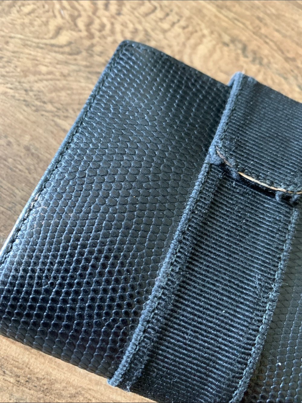 Salvatore Ferragamo Black Lizard Leather Silver Hardware Bifold Compact Wallet - Picture 4 of 10